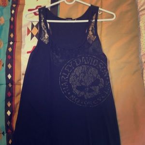 Black tank top with skull